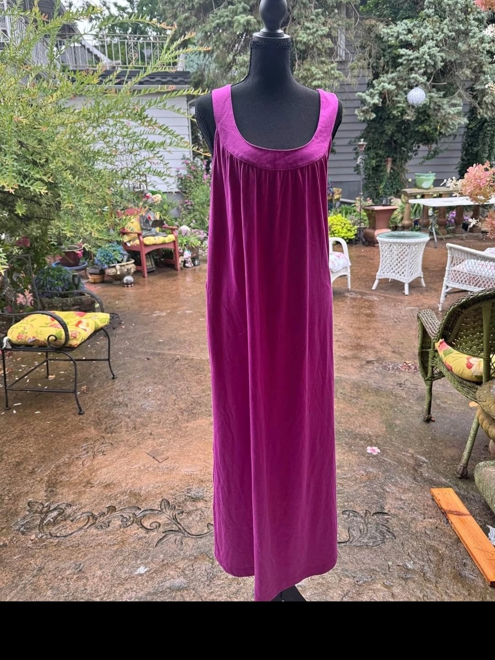 Sleeveless Fuchsia Maxi Dress with Scoop Neck - Women With Pockets